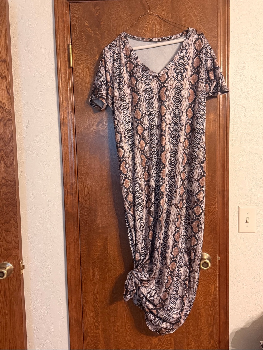 Snake Print Short Sleeve V-Neck Maxi Dress - Brown/Black